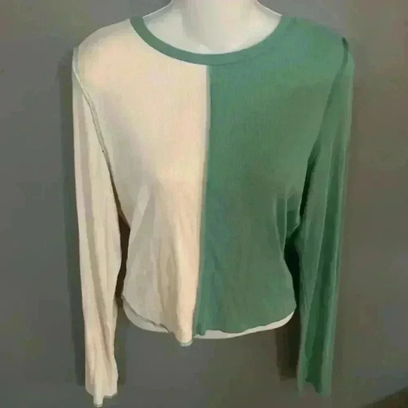 Wild fable green and cream‎ crop top, New - Picture 1 of 3